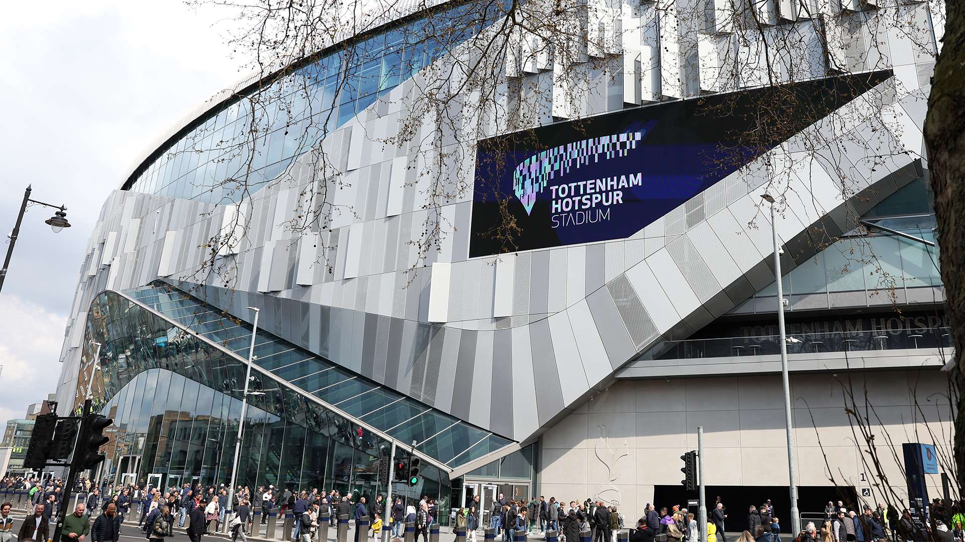 甚至貼心地 甚至貼心地